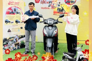 CHÚC MỪNG KHÁCH HÀNG - NGUYỄN THỊ THU HUYỀN - TRÚNG THƯỞNG XE WAVE ALPHA CỦA CHƯƠNG TRÌNH "Honda RƯỚC XUÂN – LỘC ĐẾN MUÔN PHẦN"